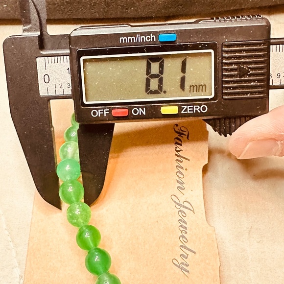 Green Quartz Crystal Beaded Stretchy Bracelet Dyed Stone - Picture 5 of 9